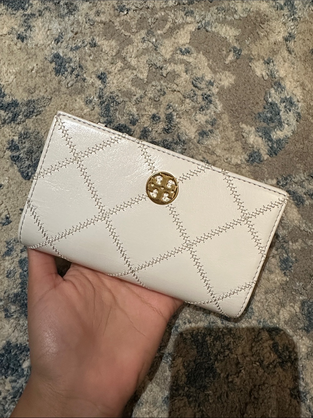 Tory Burch Cream Quilted Leather Continental Wallet with Gold Logo